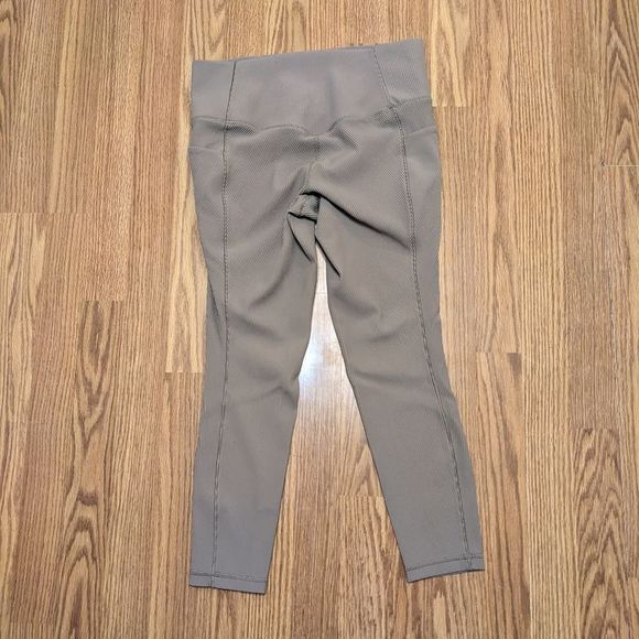 ATHLETA Women's Neutral Brown Tan Ribbed Cropped Leggings Size Large - Picture 2 of 4